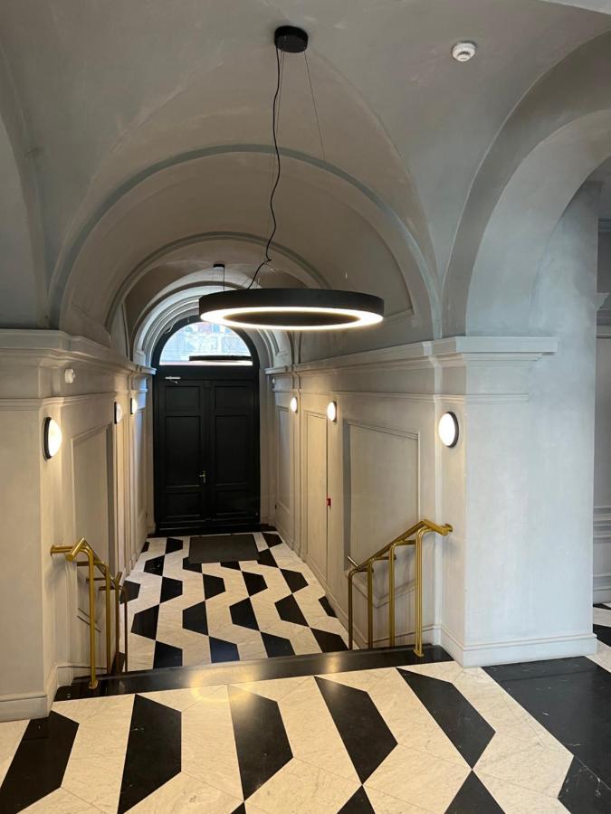 בודפשט Luxe Central Studio With Pool, Parking & Ac מראה חיצוני תמונה