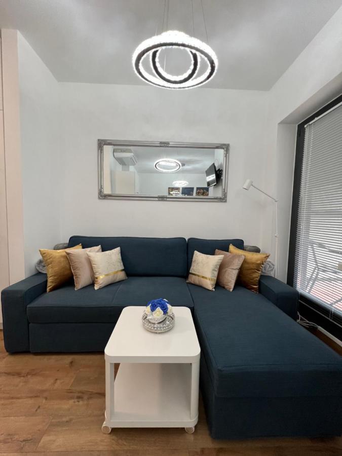 בודפשט Luxe Central Studio With Pool, Parking & Ac מראה חיצוני תמונה
