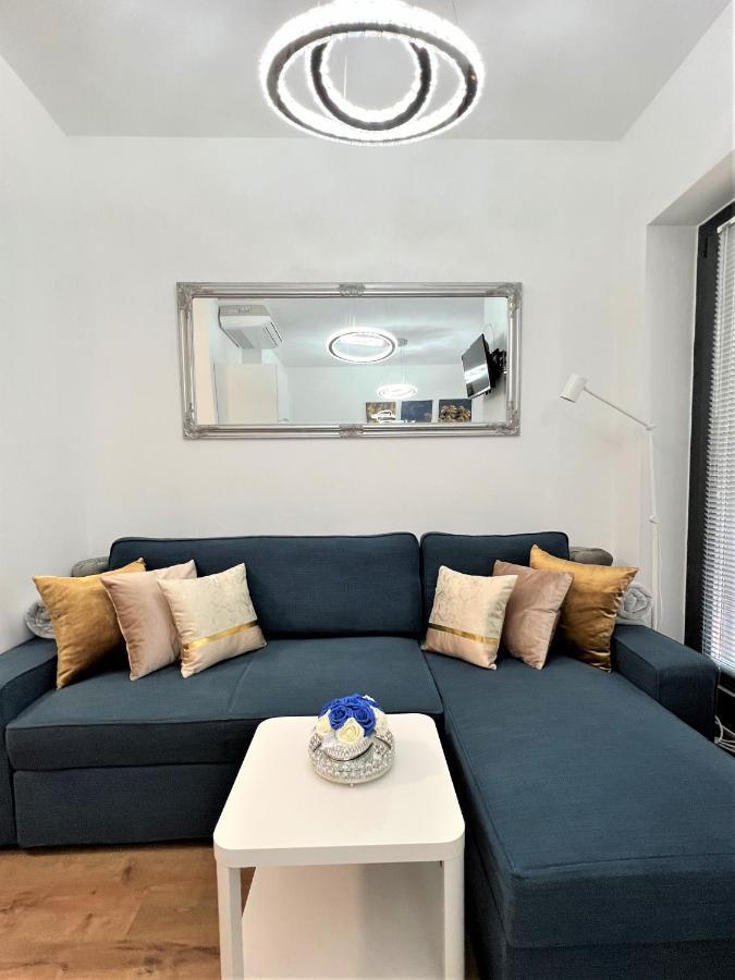 בודפשט Luxe Central Studio With Pool, Parking & Ac מראה חיצוני תמונה