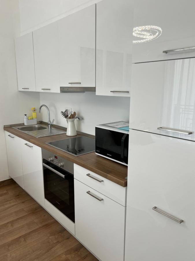 בודפשט Luxe Central Studio With Pool, Parking & Ac מראה חיצוני תמונה