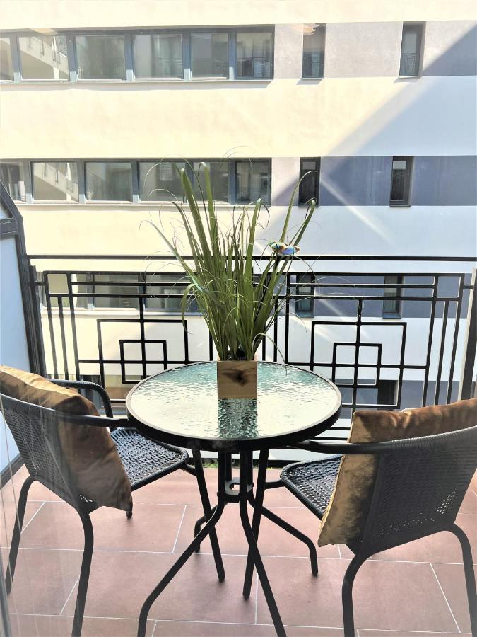 בודפשט Luxe Central Studio With Pool, Parking & Ac מראה חיצוני תמונה