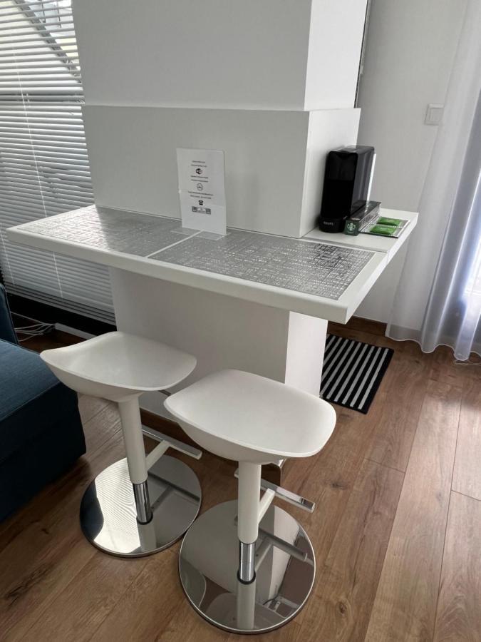 בודפשט Luxe Central Studio With Pool, Parking & Ac מראה חיצוני תמונה