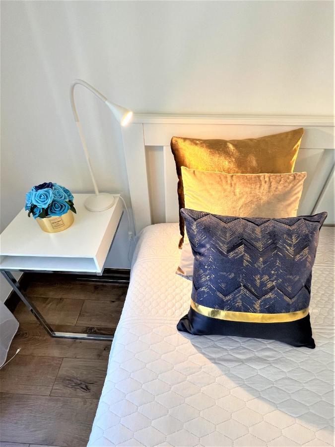 בודפשט Luxe Central Studio With Pool, Parking & Ac מראה חיצוני תמונה