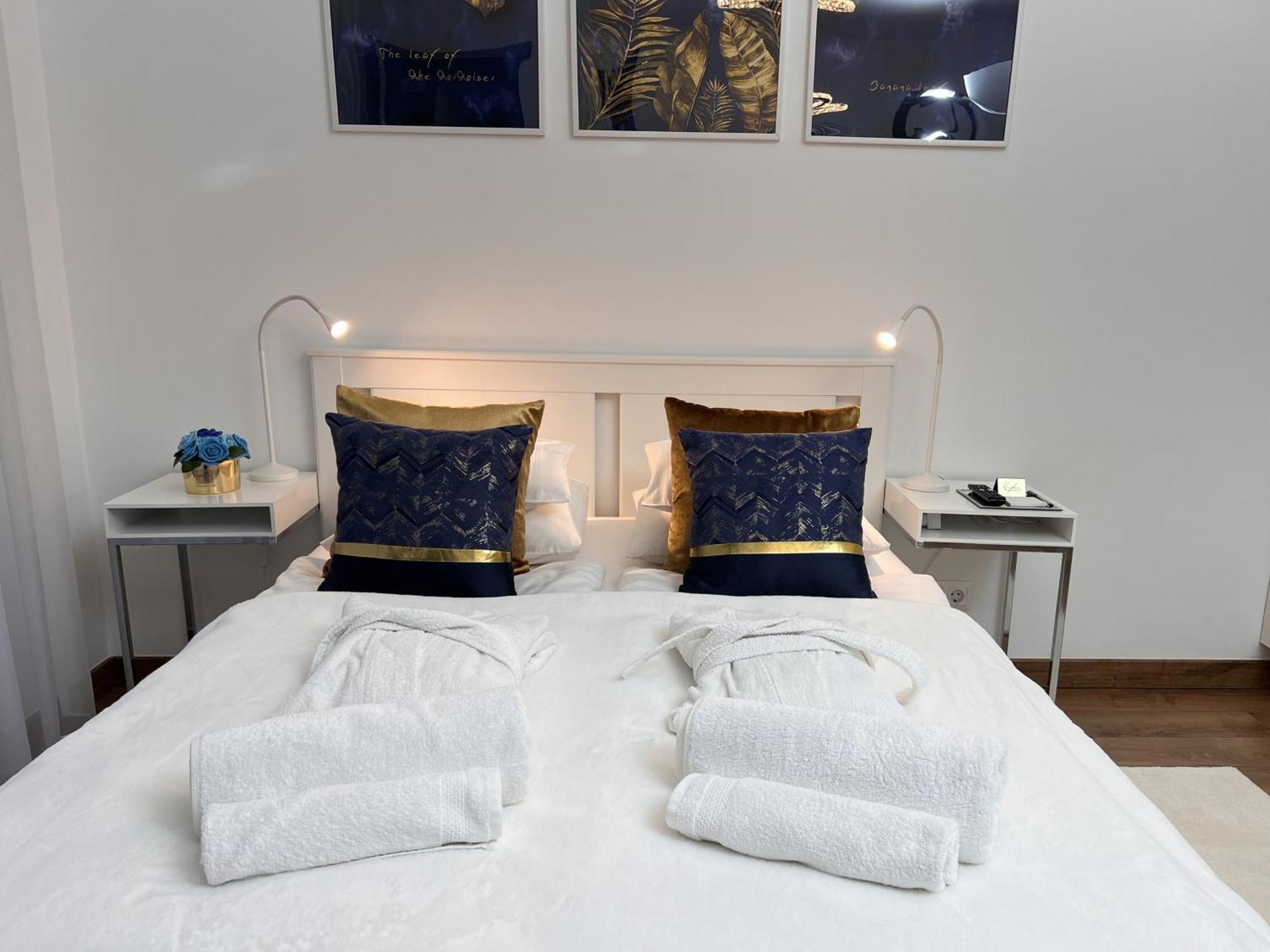בודפשט Luxe Central Studio With Pool, Parking & Ac מראה חיצוני תמונה