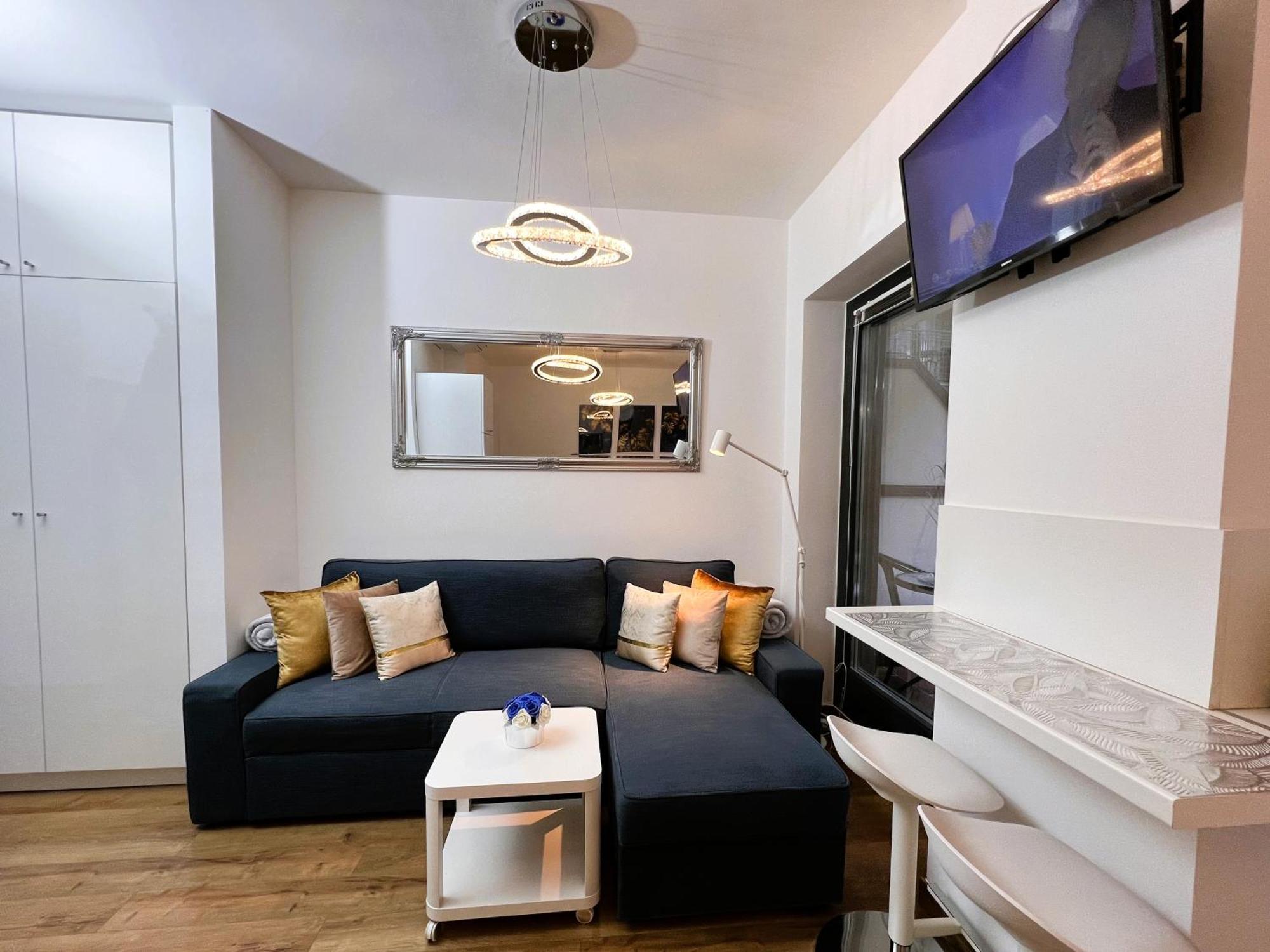 בודפשט Luxe Central Studio With Pool, Parking & Ac מראה חיצוני תמונה