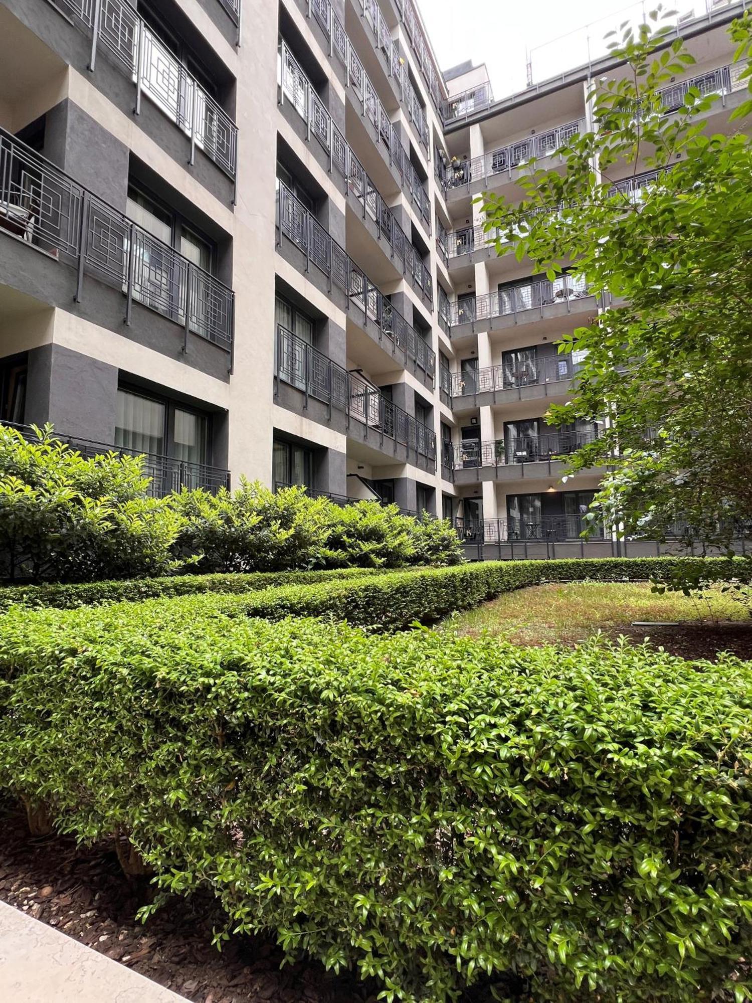 בודפשט Luxe Central Studio With Pool, Parking & Ac מראה חיצוני תמונה